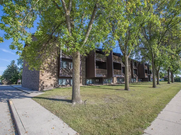 965 Merrill St SW APT 219, Hutchinson, MN 55350