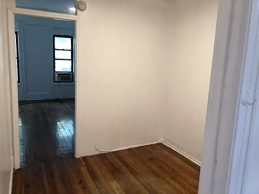 Rented by Metro Prop NY Corp | media 3