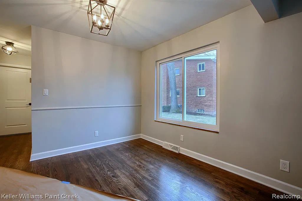 2 bed, 1.5 bath, 963 sqft, $1,800 — Photo 4