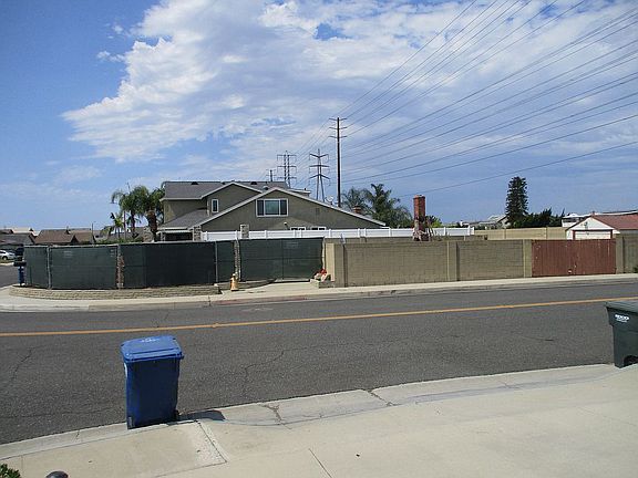 3rd image of 5211 Blairwood Dr
