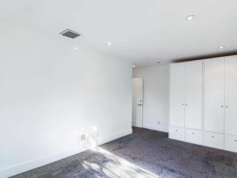 222 Park Ave — Photo 23