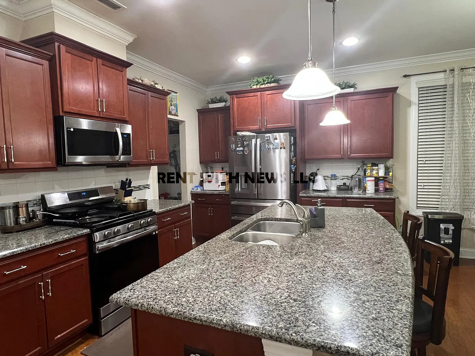 5 bed, 3.5 bath, 3149 sqft, $2,895 — Photo 3