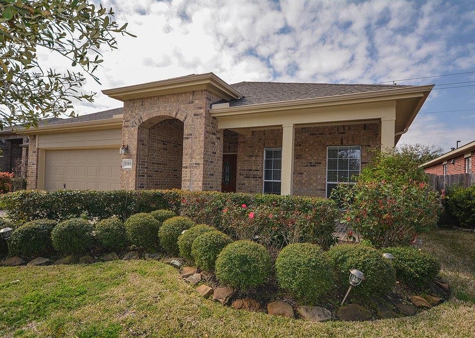 Beautiful elevation with covered front porch