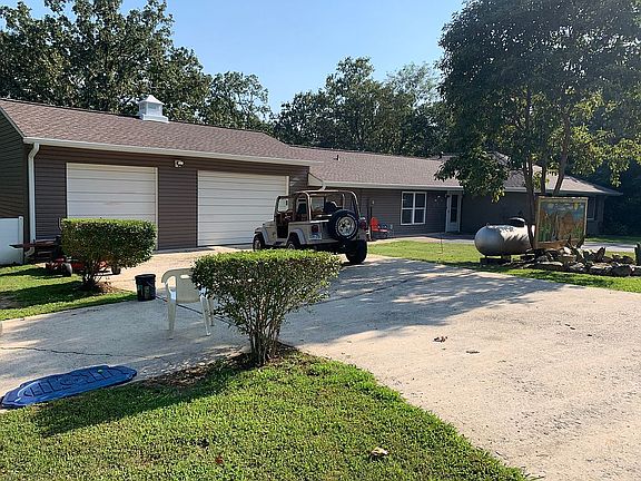 4th image of 1355 Blackbird Ln
