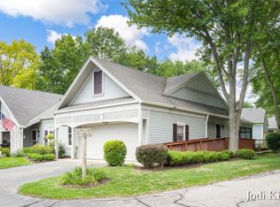 1771 Chateau Ridge Dr SW, Wyoming, MI 49519