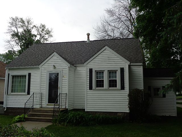 1st image of 400 Thompson St