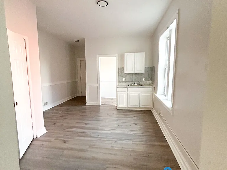 11 Worcester Pl — Photo 3