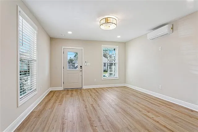 1324 Cambronne St #101 — Photo 8