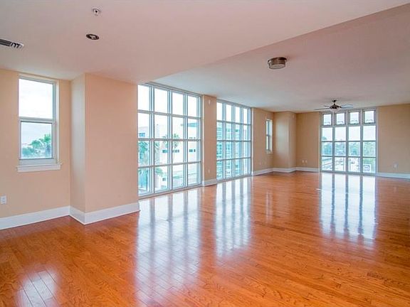 2nd image of 1238 E Kennedy Blvd Unit 406