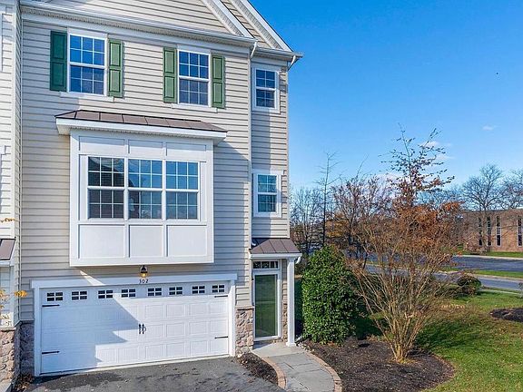 2nd image of 302 Wilkinson Dr