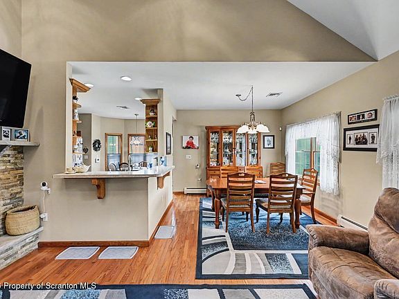 3rd image of 33 Parry Rd