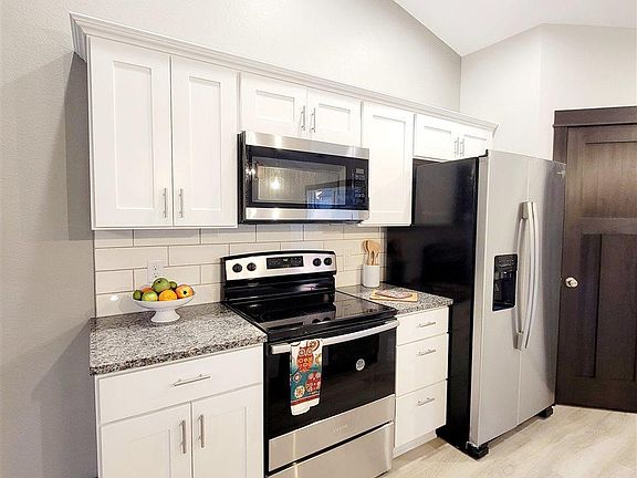 4th image of 55 Balsam Ln