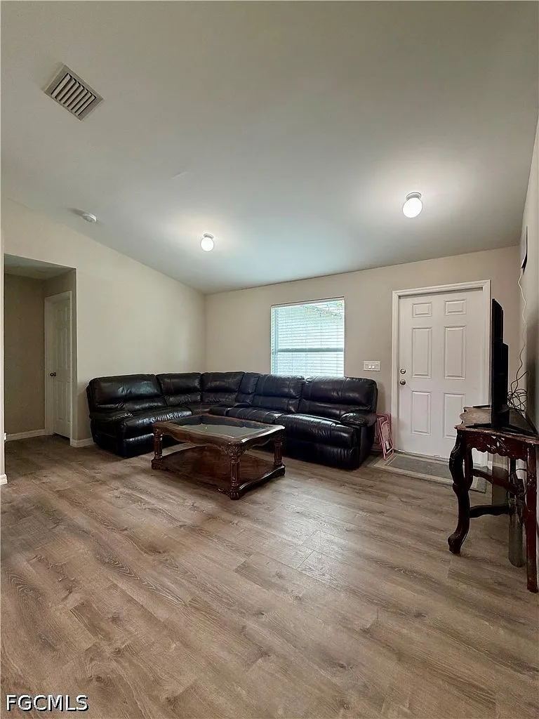 4 bed, 2.0 bath, 1570 sqft, $2,250 — Photo 1