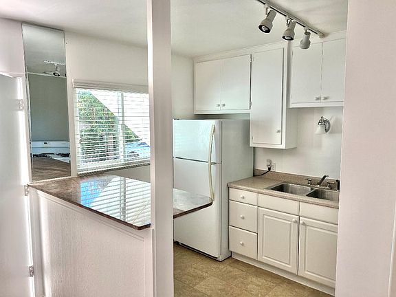 5th image of 1500 Laguna St #7