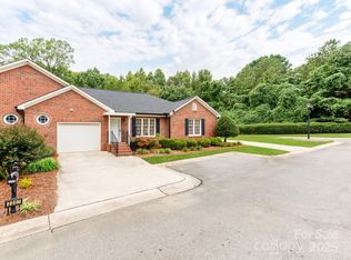 2207 Windsor Woods Dr, Gastonia, NC 28054