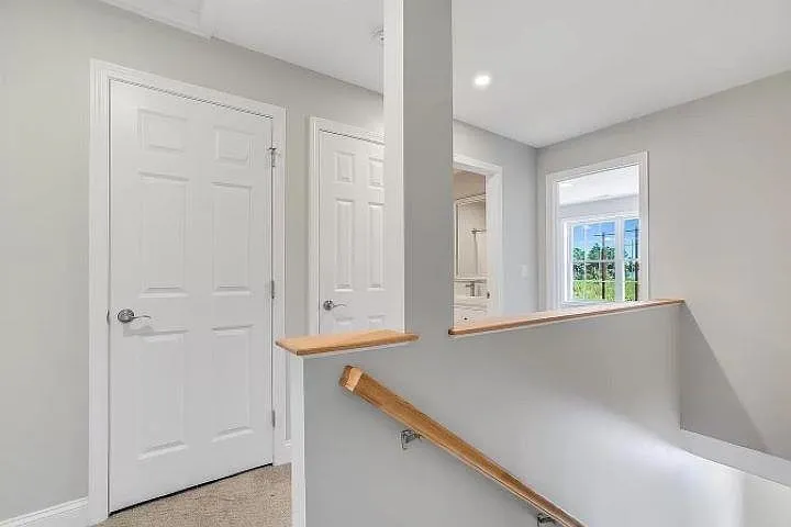 494 Youville St — Photo 8