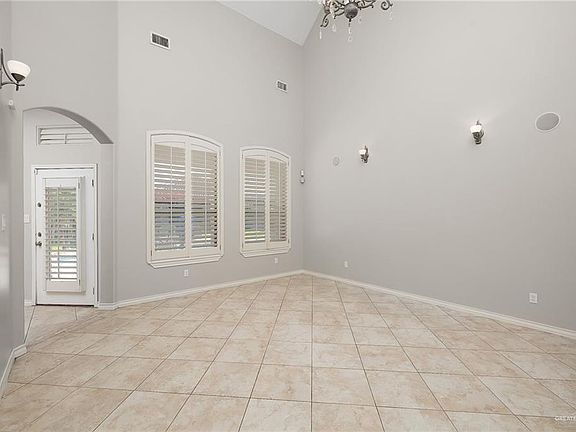4th image of 1700 N 49th St