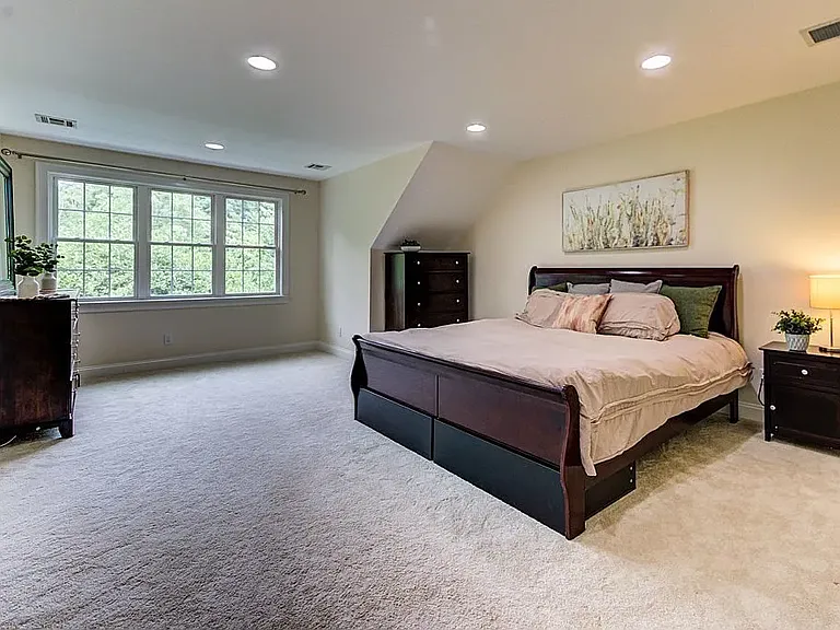 23 Holbrook Ln — Photo 18