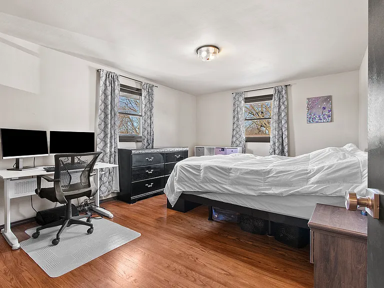 1123 Morris Ave — Photo 9