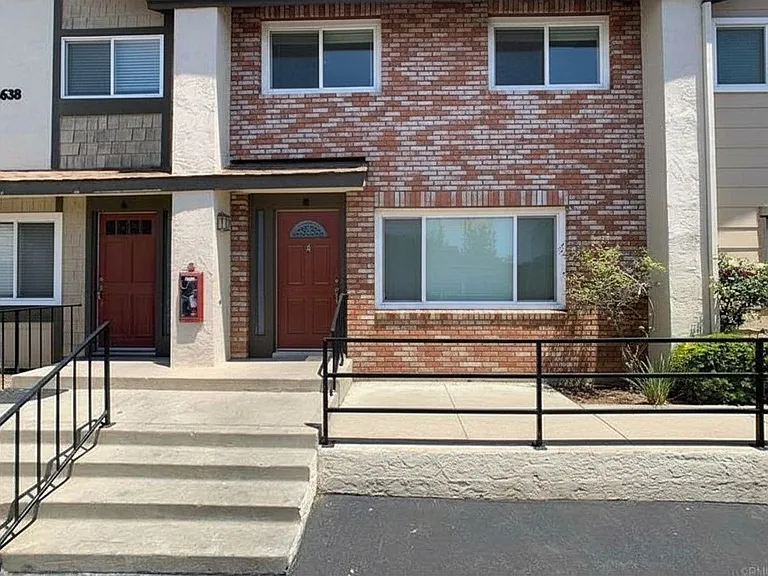 2638 Alpine Blvd #B — Photo 1