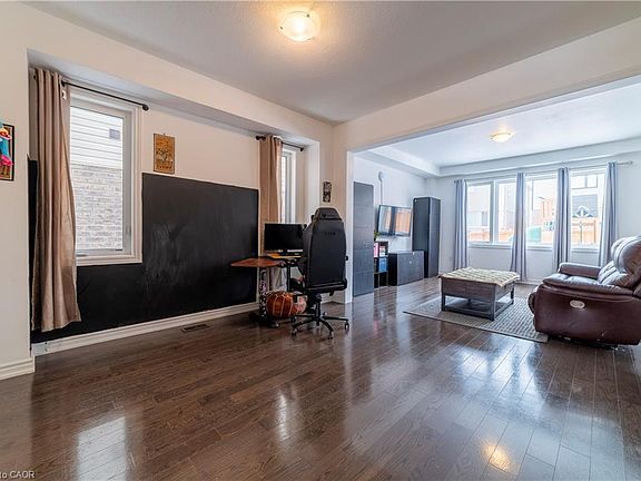 5th image of 9 Mears Rd