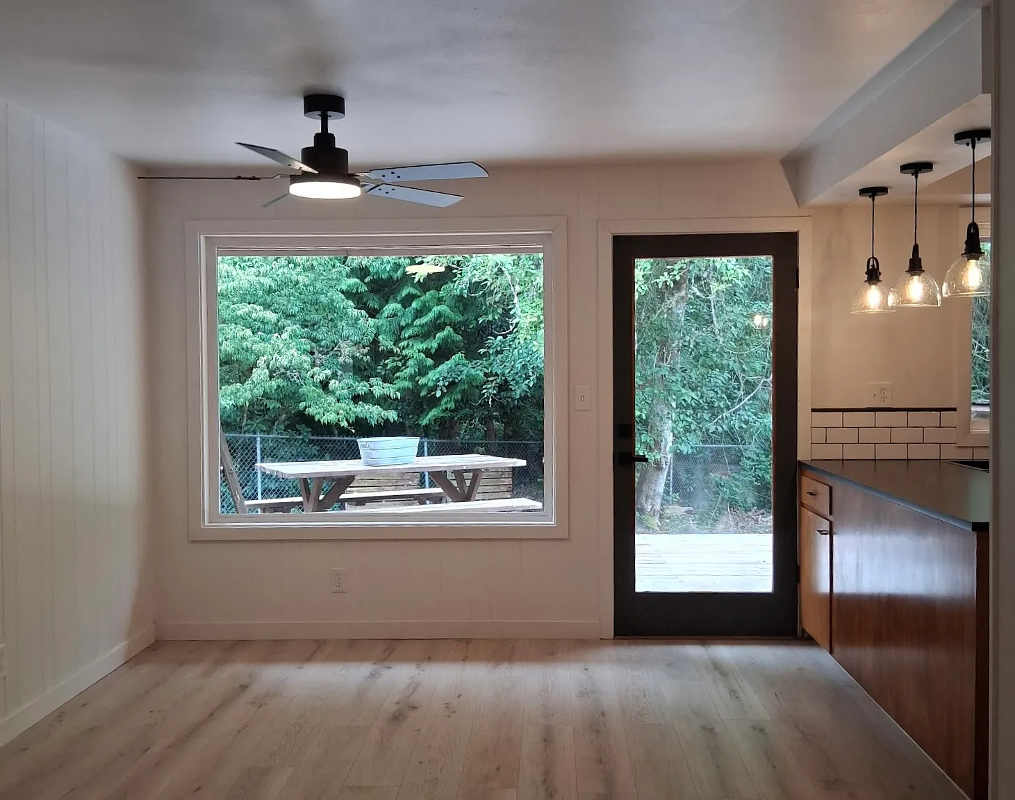 2 bed, 1040 sqft, $2,695 — Photo 2
