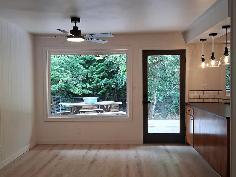 811 Hyak Way — Photo 2