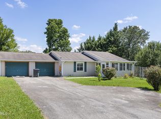 1426 Blue Forest Ln, Maryville, TN 37803