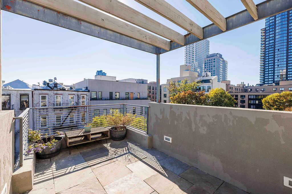3-bedroom apartment for rent in Brooklyn