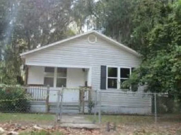 998 NE Lake Dr, Lake City, FL 32055