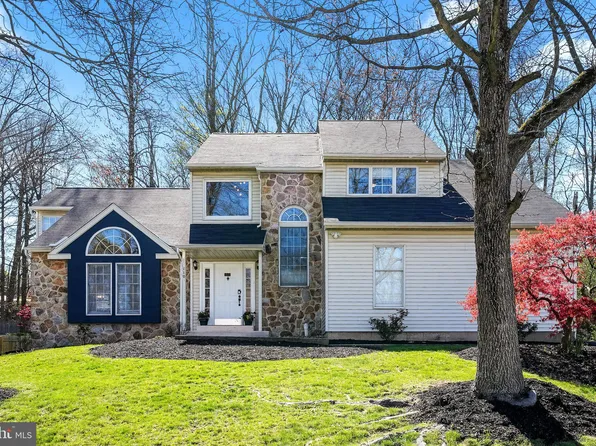 110 Shady Hill Dr, Chalfont, PA 18914