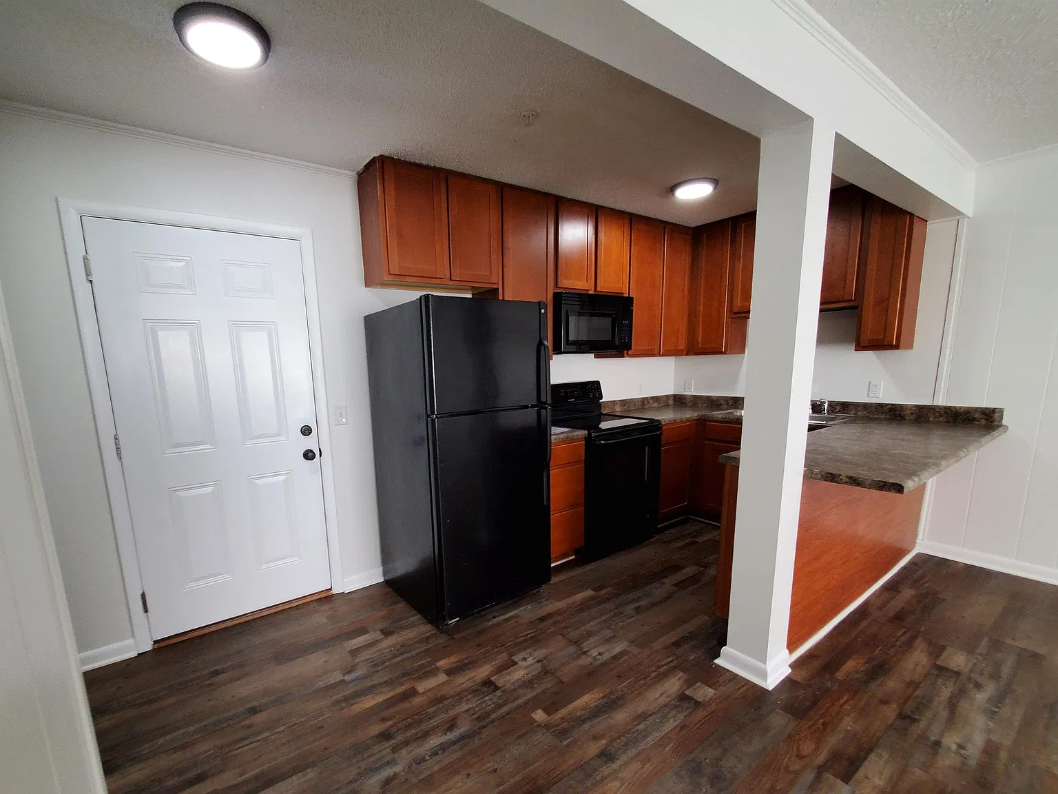 Greeneville - 808 Carolina Drive - 203 — Photo 3