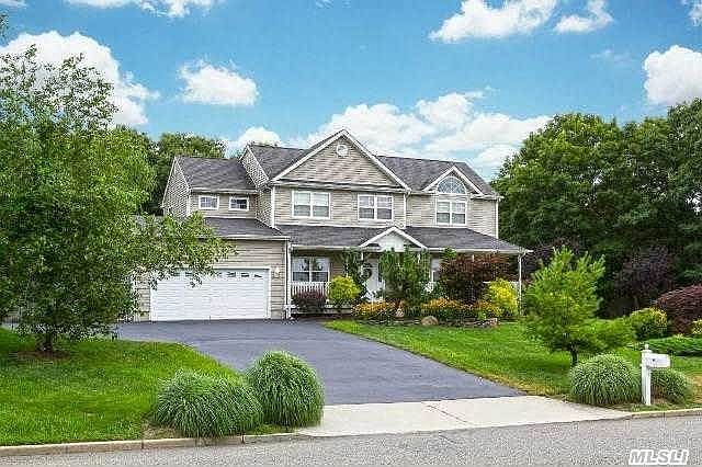 1st image of 61 Lidge Dr