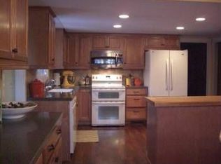 1329 Eastcanton Ct, Deerfield, IL