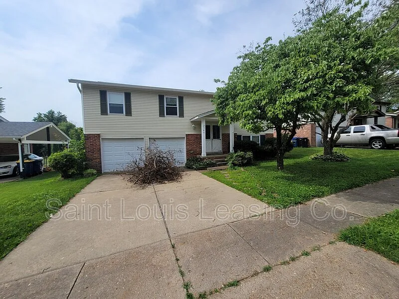 2340 Wharton Ct photo 1