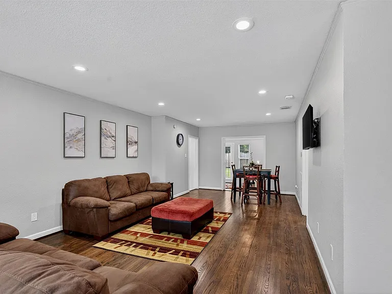 3863 Arbor St — Photo 11