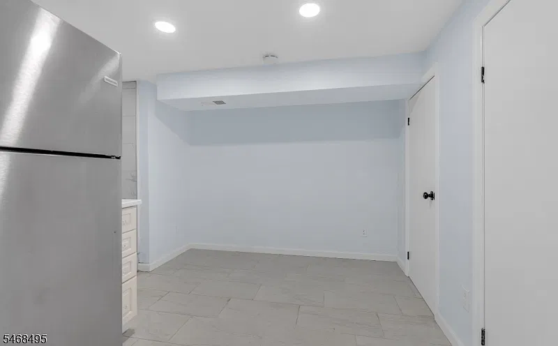 2 bed, 1.0 bath, $1,600 — Photo 3