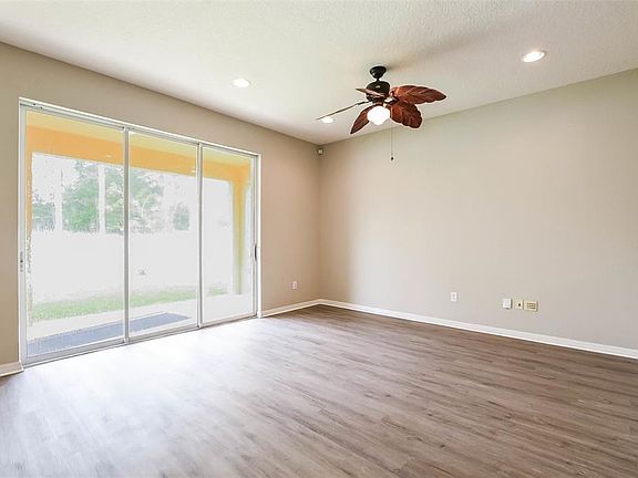 5th image of 9849 MOSS ROSE WAY