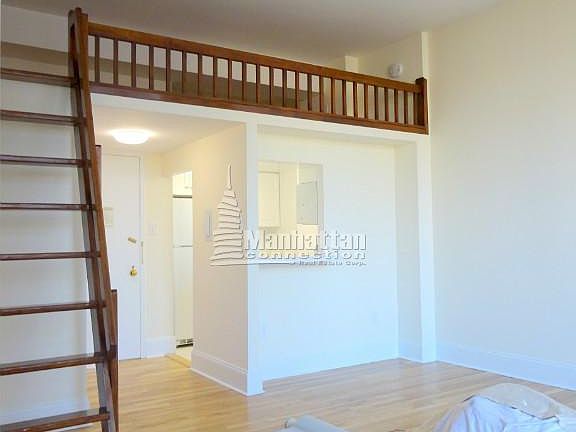 3rd image of 1 Astor Pl APT 8A