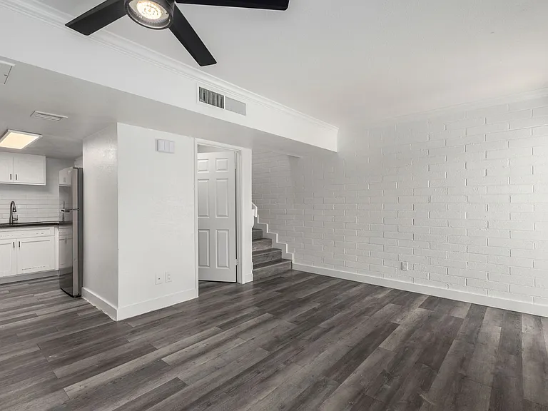 Madison Flats — Photo 1