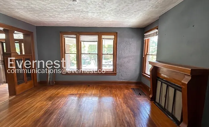 4 bed, 2.0 bath, 2096 sqft, $2,150 — Photo 4