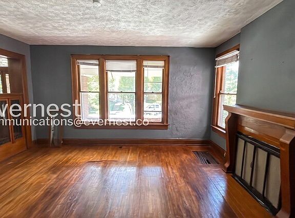 4th image of 700 Linwood Ave