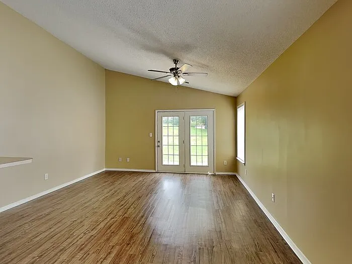 3059 Champion Ln SW — Photo 5