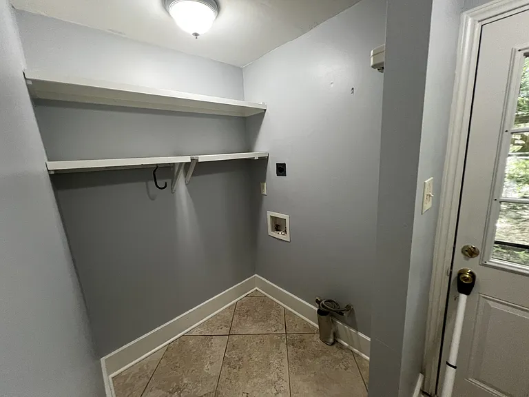 410 Rose St — Photo 13