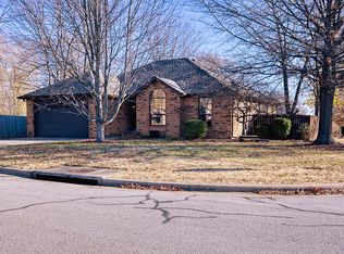 756 S Duke Ave, Springfield, MO 65802