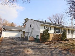 2 Karen Dr, Rochester, NY 14606