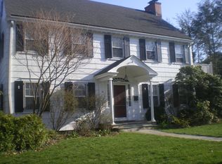 33 Parkway Dr, Port Chester, NY 10573