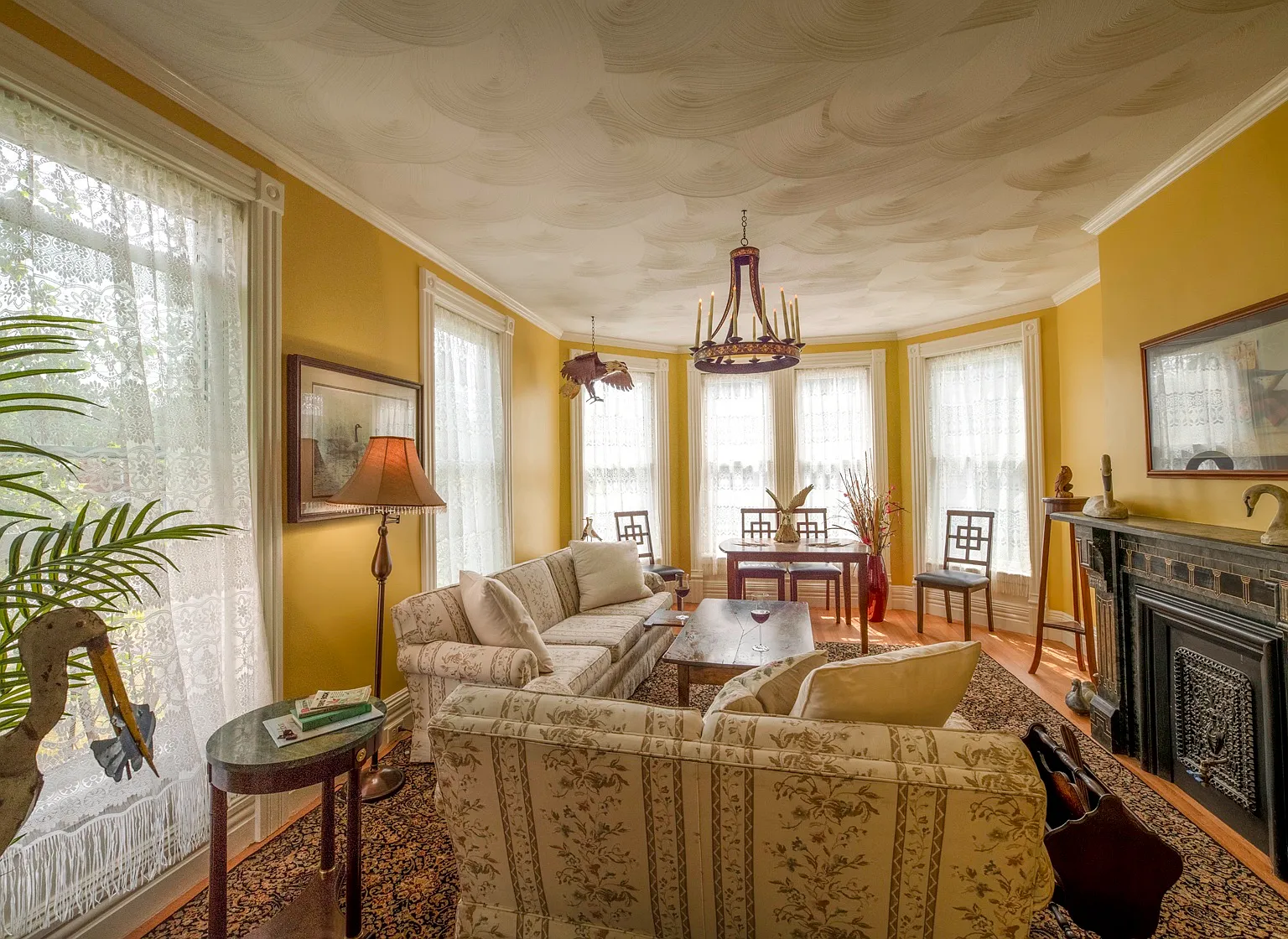 6 bed, 4.5 bath, 3116 sqft, $3,600 — Photo 3