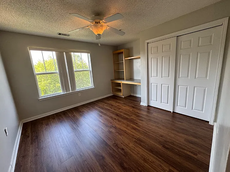 1123 Harts Ridge Dr — Photo 7
