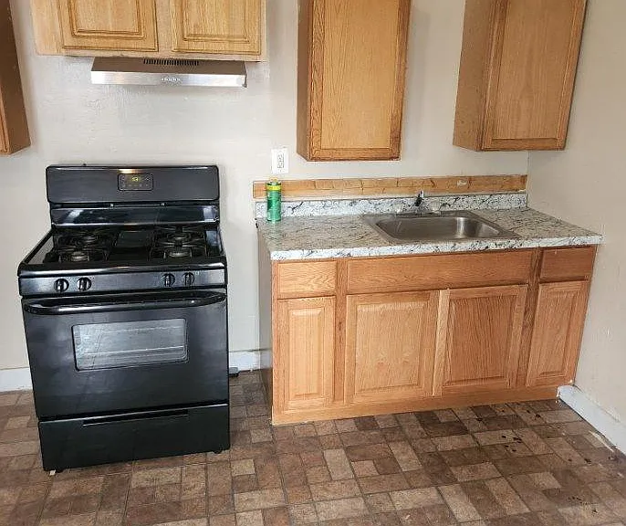 125 Franklin Ave #3 — Photo 7